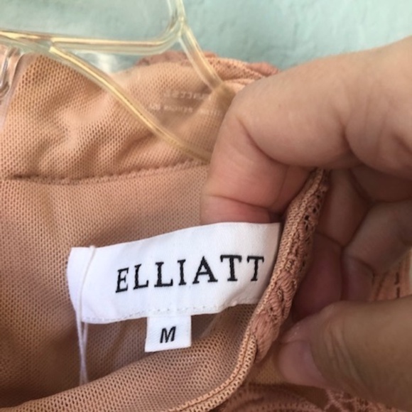 NWOT REVOLVE ELLIATT Chalk Pink Cold-Shoulder Sight Lace Dress, Sz Medium - Picture 2 of 11